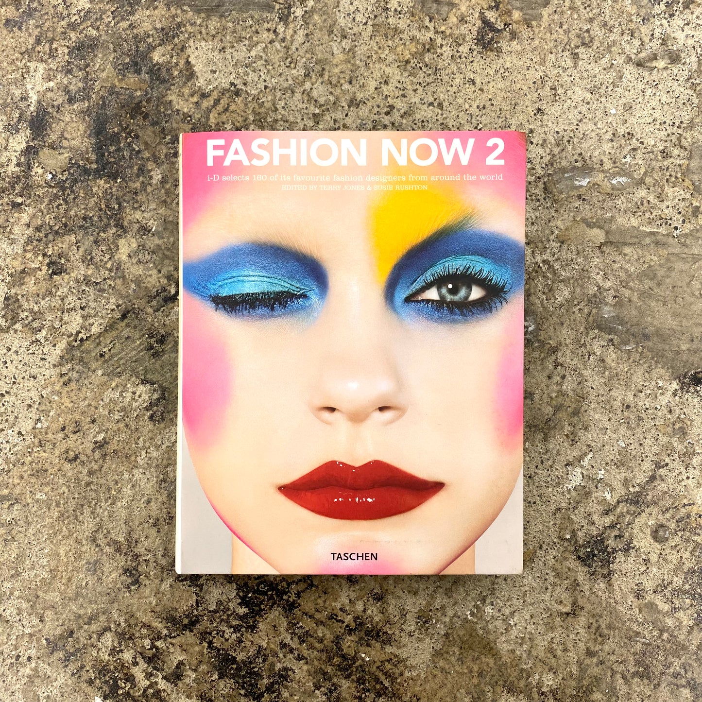 FASHION NOW 2
